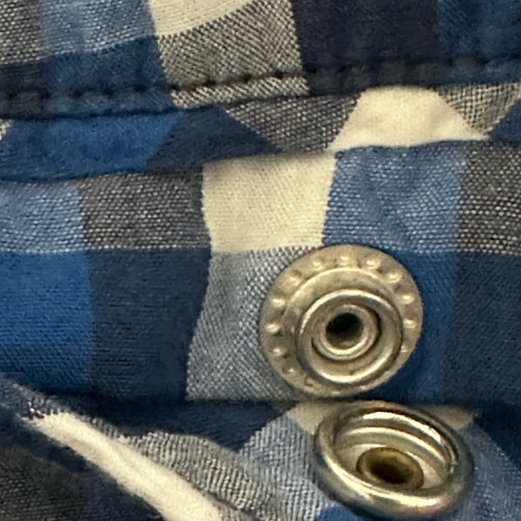 G-Star Raw designer button shirt L. Tagged as a large but fits like a medium. - Picture 5 of 7